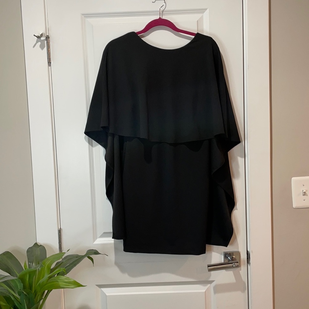 NWT LULU’s LBD cape dress